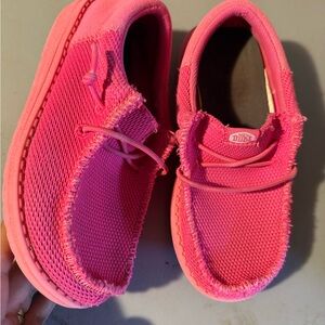 Kids Pink hey dudes size 9c